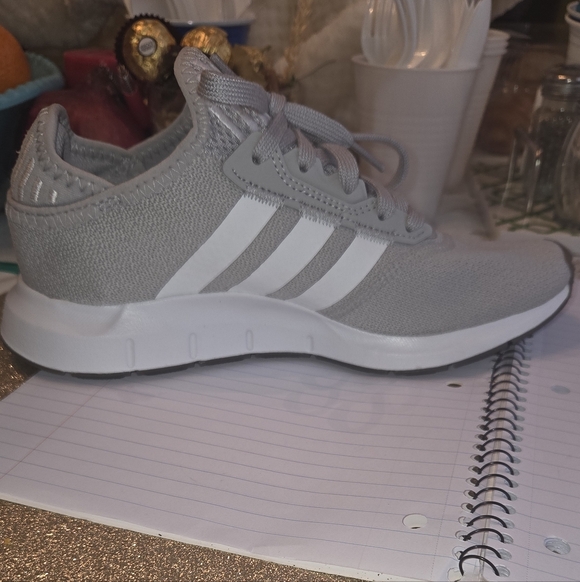 Shoes - Picture 3 of 8